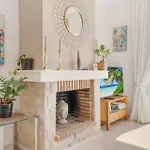 Апартаменты Sunny Flat With Pool By Costarentals - Ref 52