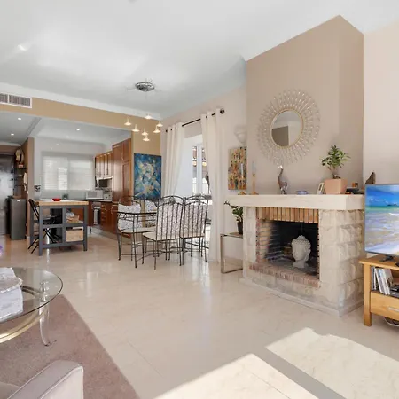 شقة Sunny Flat With Pool By Costarentals - Ref 52 ميخاس